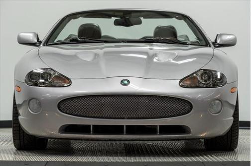 2005 Jaguar XKR Base