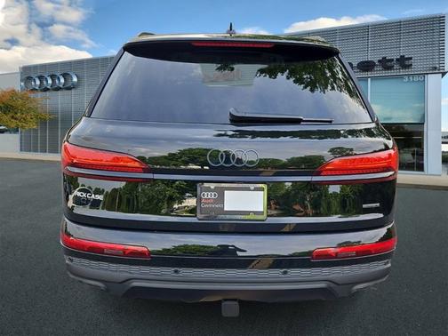 2025 Audi Q7 Premium Plus