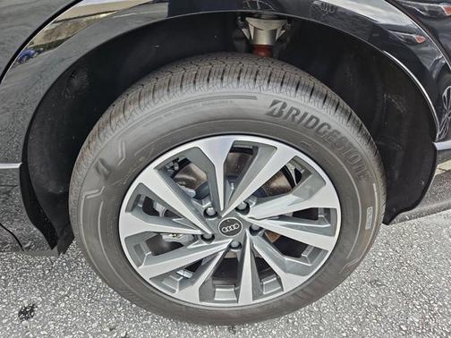 2025 Audi Q6 e-tron Premium Plus