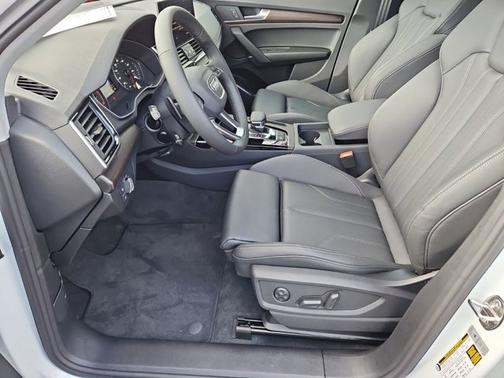 2025 Audi Q5 S line Premium