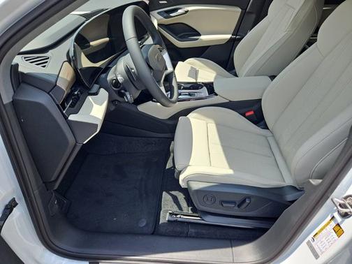 2025 Audi Q6 e-tron Premium Plus