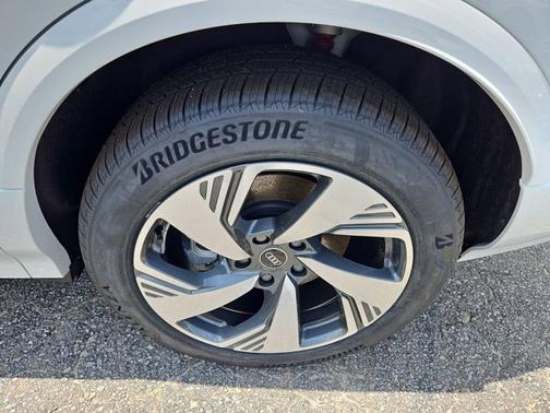 2025 Audi Q6 e-tron Premium Plus