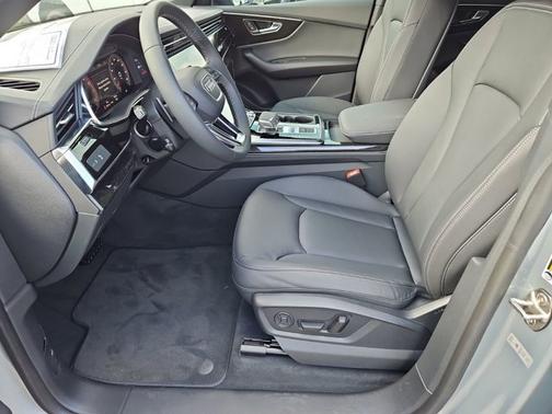 2025 Audi Q8 Premium