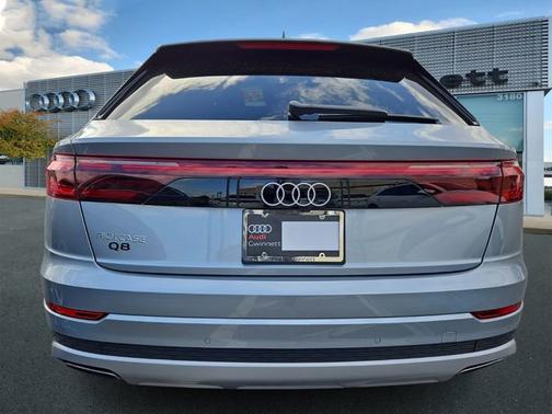 2025 Audi Q8 Premium