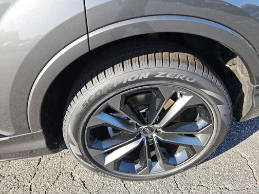 2025 Audi Q7 Premium Plus