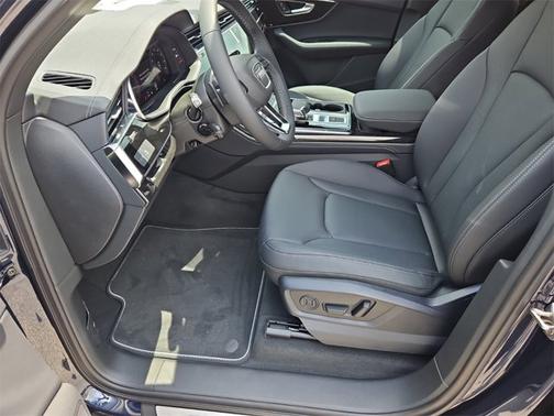 2025 Audi Q7 Premium Plus