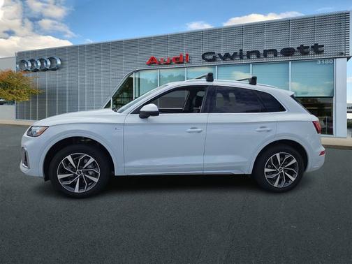 2022 Audi Q5 S line Premium Plus