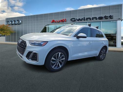 2022 Audi Q5 S line Premium Plus