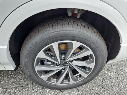 2025 Audi Q6 e-tron Premium Plus