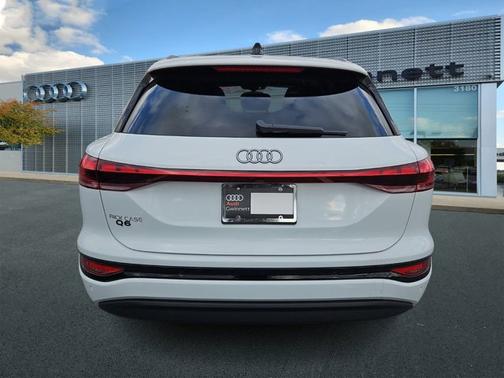2025 Audi Q6 e-tron Premium Plus