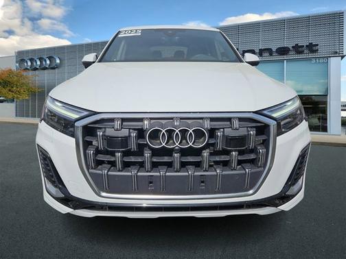 2025 Audi Q7 Premium