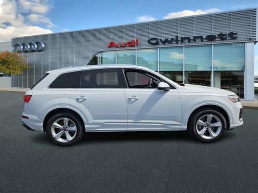 2025 Audi Q7 Premium
