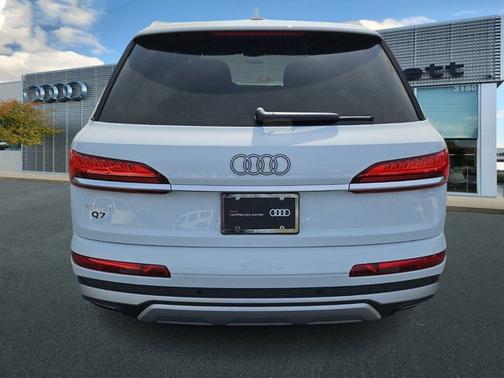 2025 Audi Q7 Premium