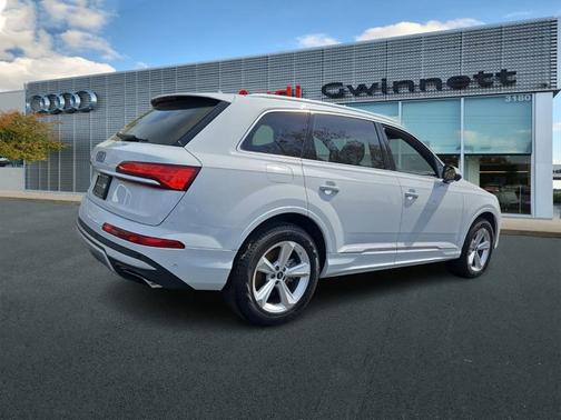 2025 Audi Q7 Premium