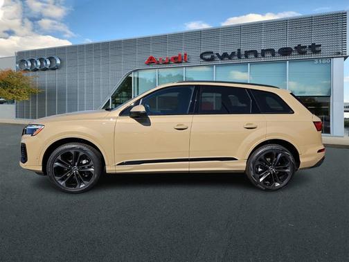 2025 Audi Q7 Premium Plus