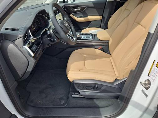 2025 Audi Q7 Premium Plus