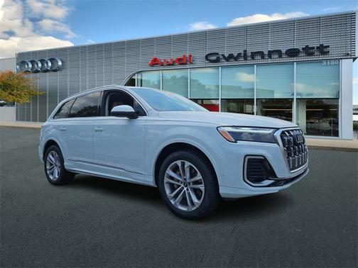2025 Audi Q7 Premium