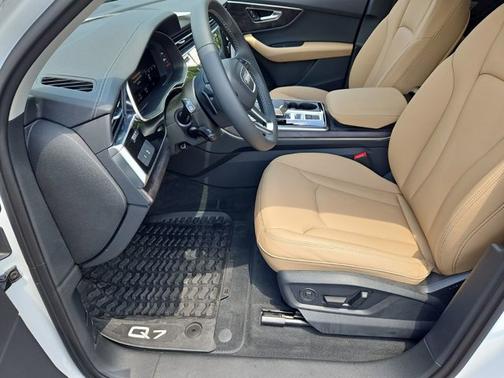 2025 Audi Q7 Premium