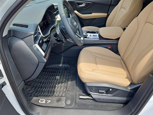 2025 Audi Q7 Premium
