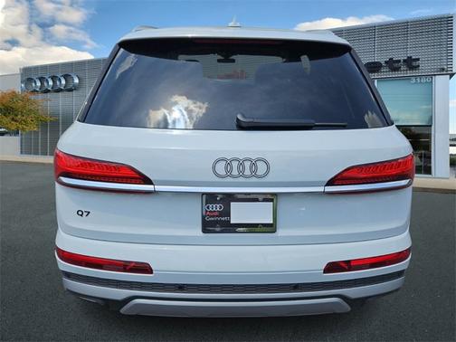 2025 Audi Q7 Premium