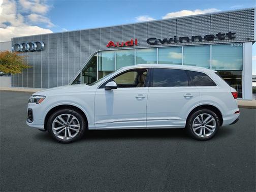 2025 Audi Q7 Premium