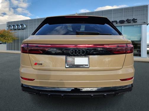 2025 Audi Q8 Premium Plus