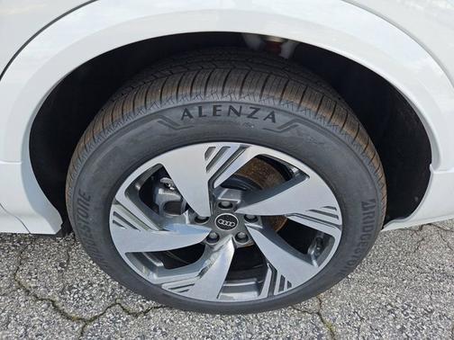2025 Audi Q6 e-tron Premium Plus