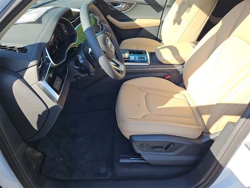 2025 Audi Q7 Premium Plus