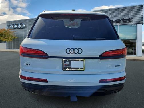 2025 Audi Q7 Premium Plus