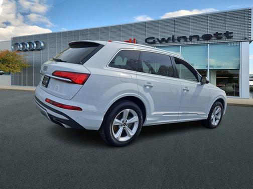 2025 Audi Q7 Premium
