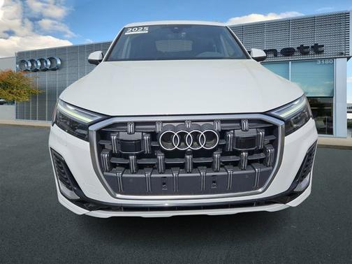 2025 Audi Q7 Premium
