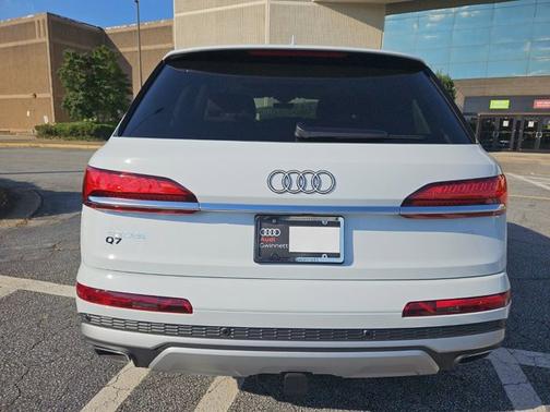 2025 Audi Q7 Premium Plus