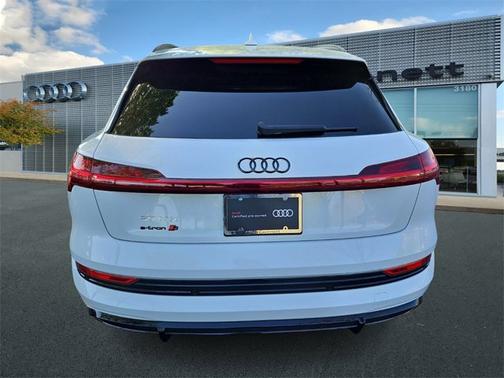 2023 Audi e-tron S Prestige
