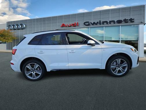 2025 Audi Q5 S line Premium