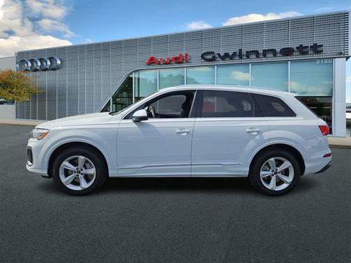2025 Audi Q7 Premium 55 TFSI quattro Tiptronic