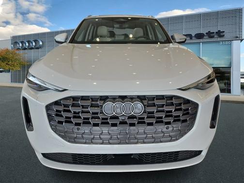 2025 Audi Q5 Premium