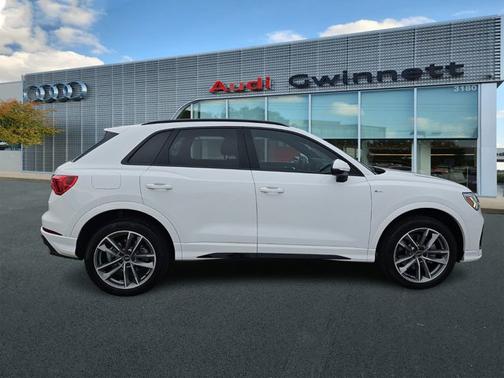 2025 Audi Q3 Premium 45 TFSI S line quattro Tiptronic