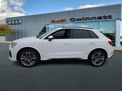 2025 Audi Q3 Premium 45 TFSI S line quattro Tiptronic
