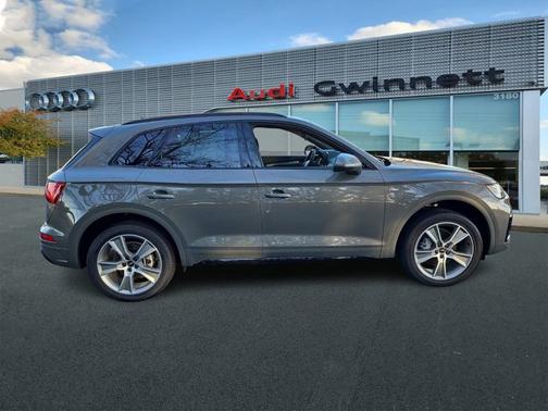 2025 Audi Q5 S line Premium