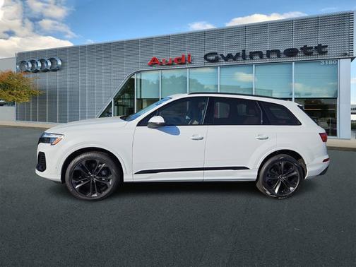 2025 Audi Q7 Premium Plus