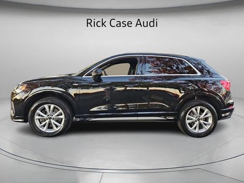 2025 Audi Q3 Premium 45 TFSI S line quattro Tiptronic