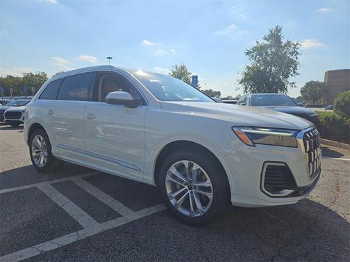2025 Audi Q7 Premium Plus