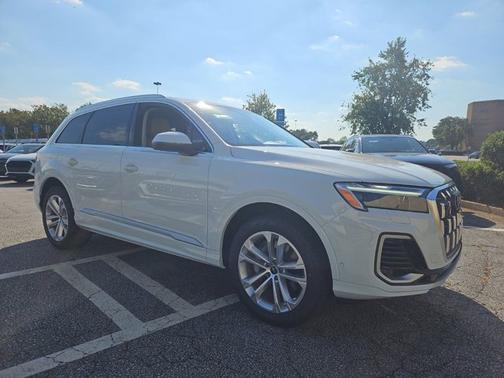 2025 Audi Q7 Premium Plus