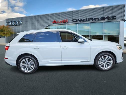 2025 Audi Q7 Premium Plus 55 TFSI quattro Tiptronic