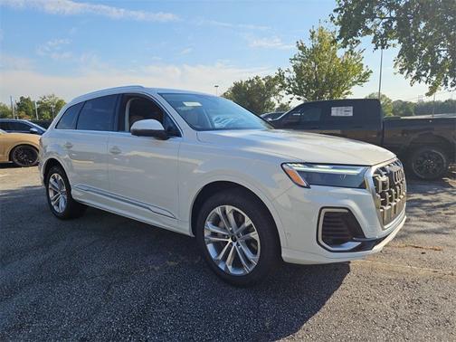 2025 Audi Q7 Premium Plus