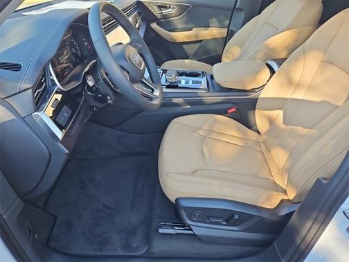 2025 Audi Q7 Premium Plus