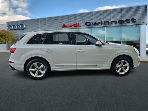 2022 Audi Q7 Premium 55 TFSI quattro Tiptronic