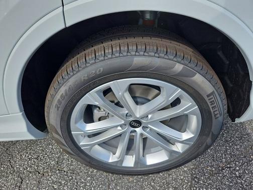 2025 Audi Q7 Premium Plus