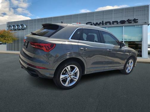 2022 Audi Q3 S line Premium