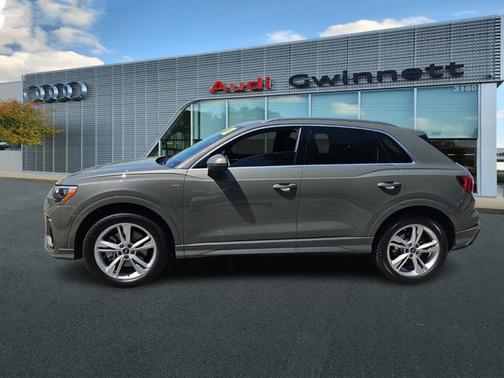2022 Audi Q3 S line Premium